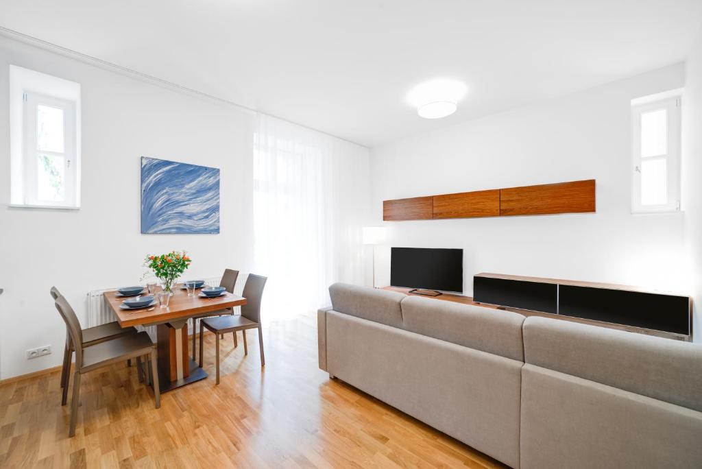 Bishop Apartments 4