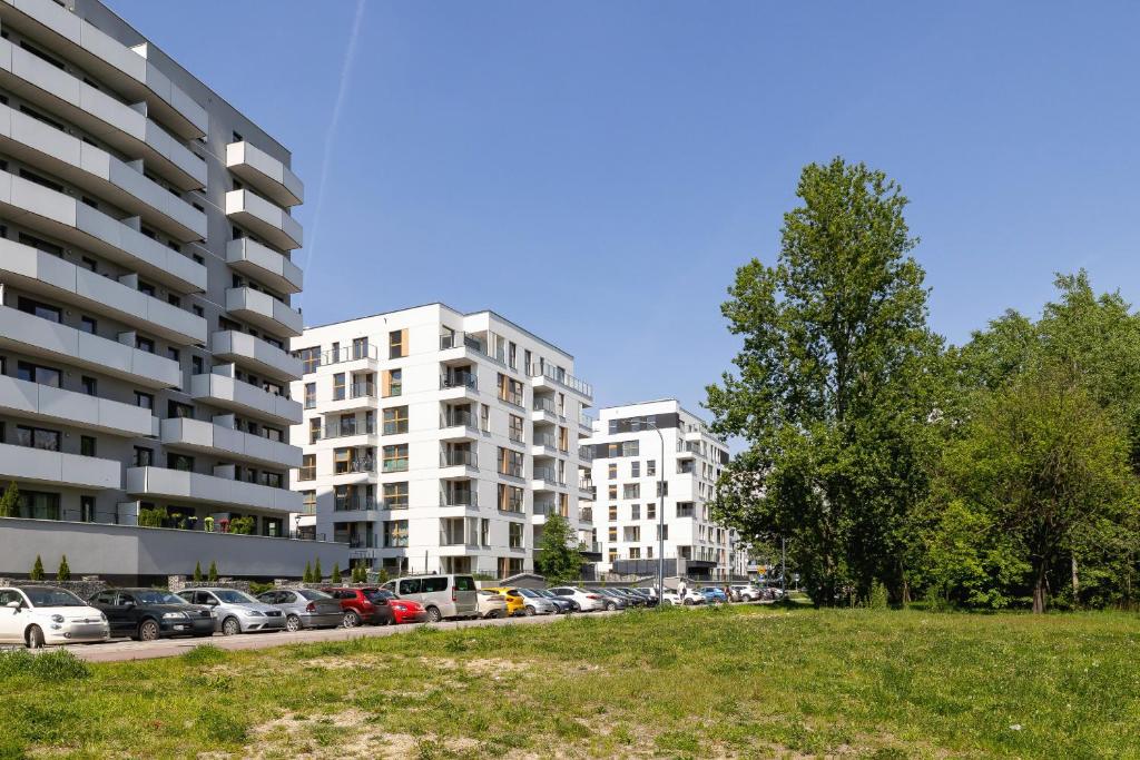 Luxury Two Bedroom Apartment with Gardem, Terrace and Bikes by Renters Prestige 8