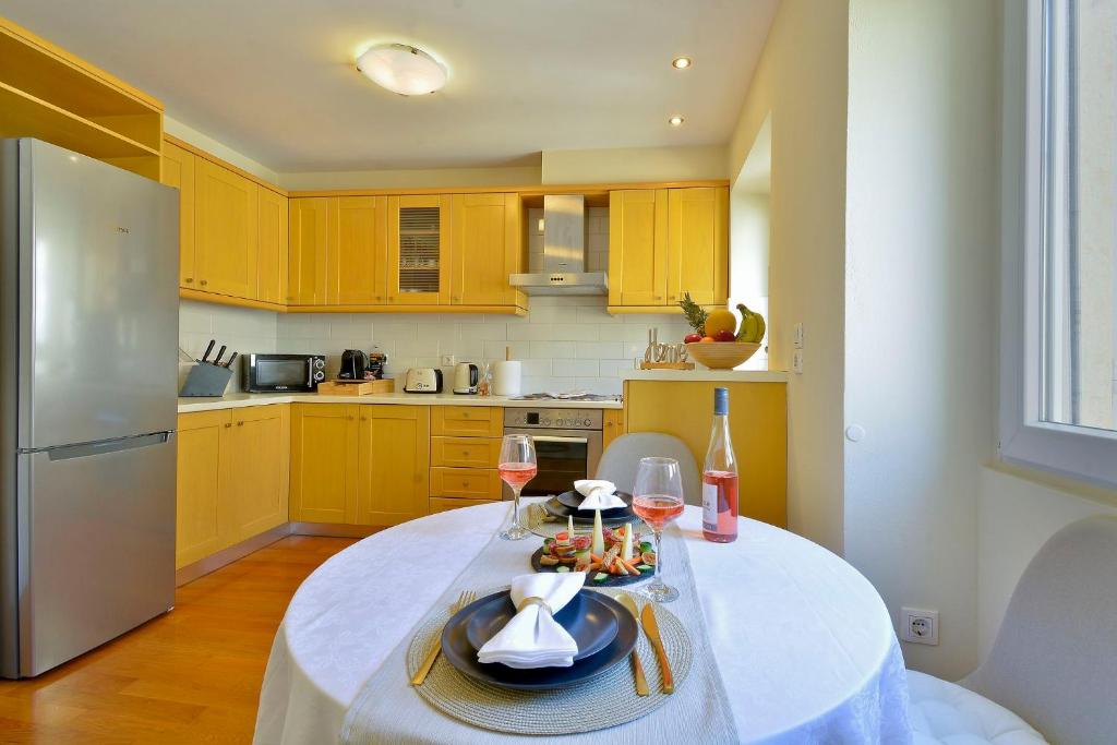 FK LISTON Apartment 3
