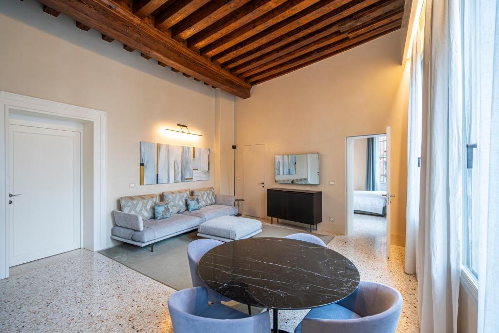 Palazzo Morosini Degli Spezieri - Lifestyle Apartments 8