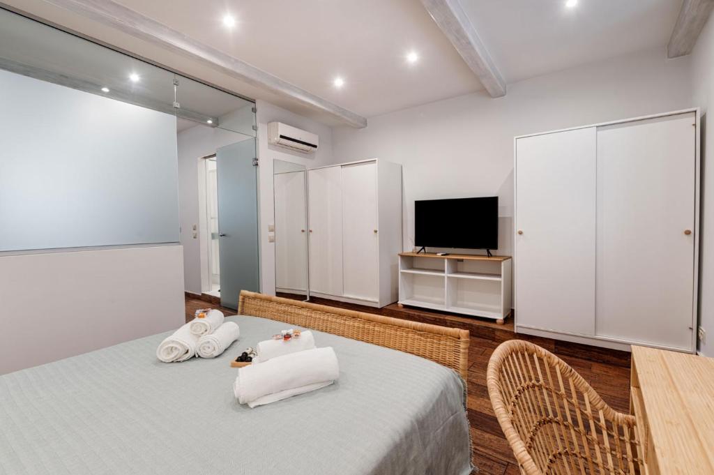 Saint's Alley Suite 4