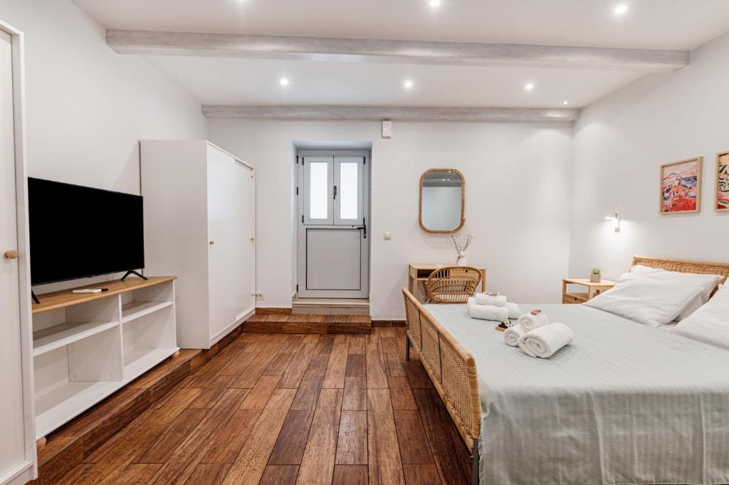 Saint's Alley Suite 7