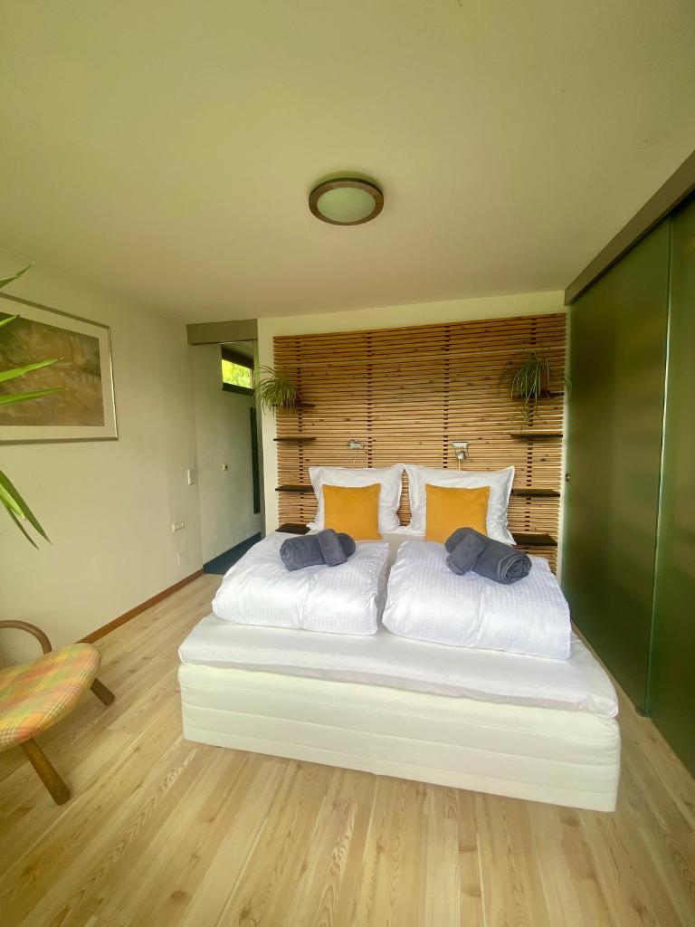 Hartweger House 6