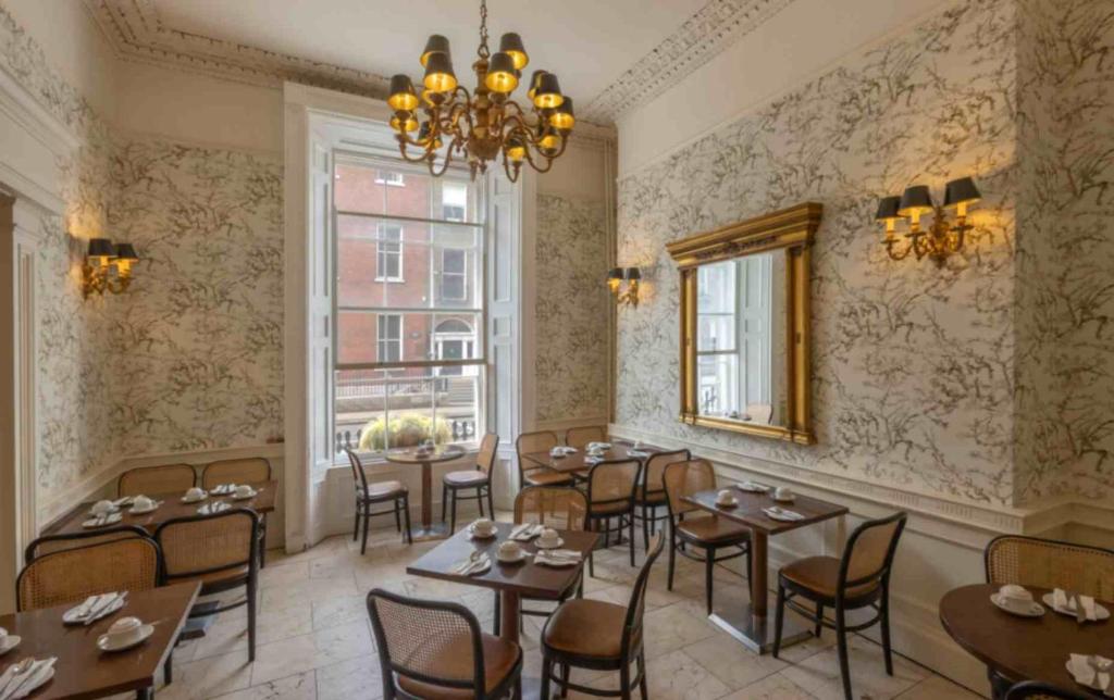 Albany House Image