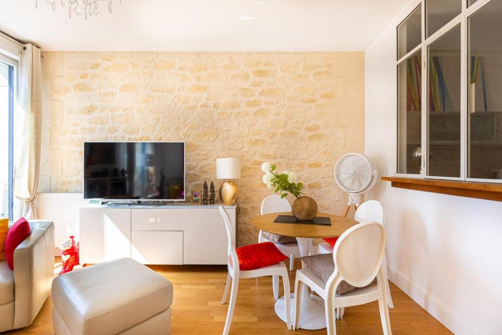GuestReady - Bright Apt in city centre w/ Parking 7