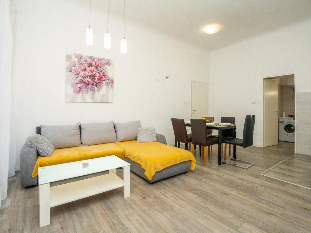 Apartments Lucija & Katia 4