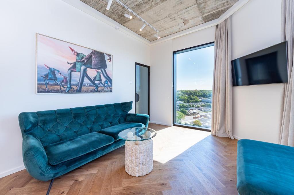 Panoramic View 1 BD Apartment by Domvia 5