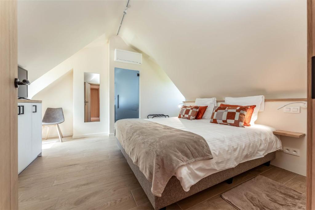 Hoeve den Akker - luxueuze vakantiewoningen met privétuinen en alpaca's nabij Brugge, Damme, Knokke, Sluis en Cadzand 8