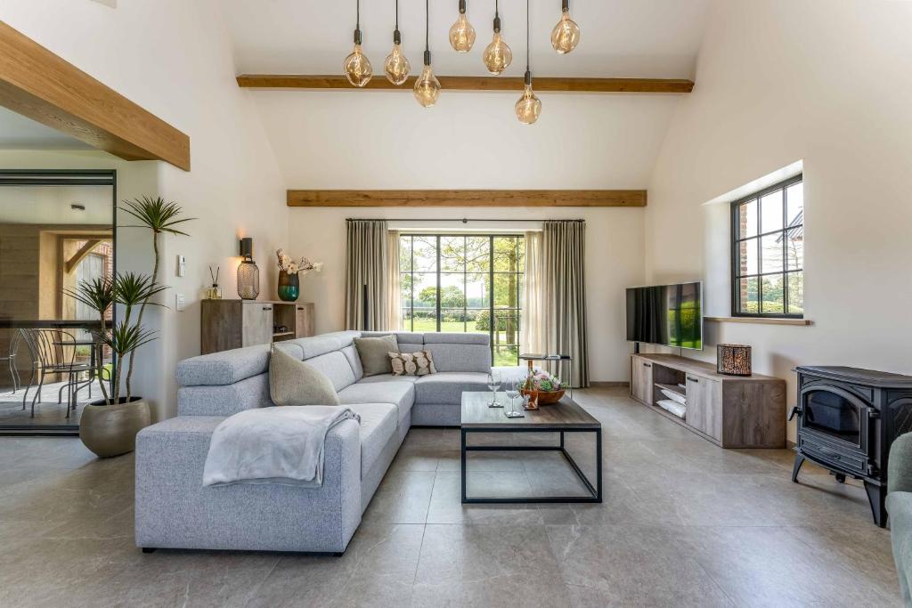 Hoeve den Akker - luxueuze vakantiewoningen met privétuinen en alpaca's nabij Brugge, Damme, Knokke, Sluis en Cadzand 2