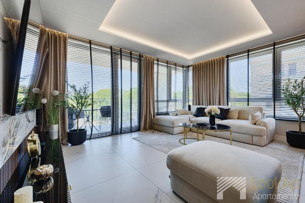 Manu Park Premium Luxury by LookAp 5