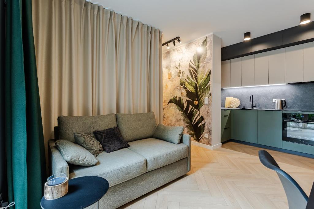 Jungle Apartment 4