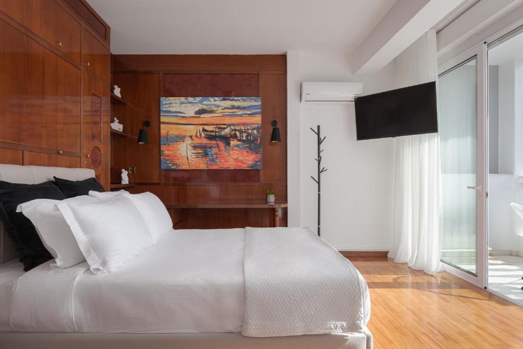 Athenian Secret Glyfada 3