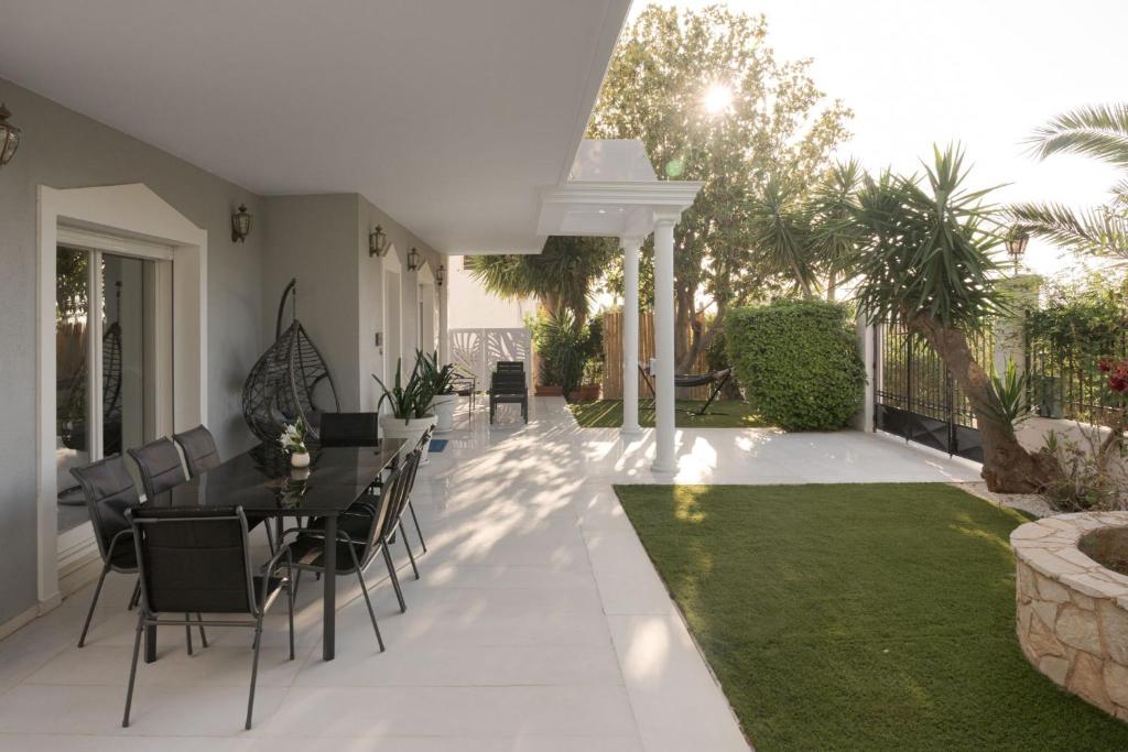 Athenian Secret Glyfada 5