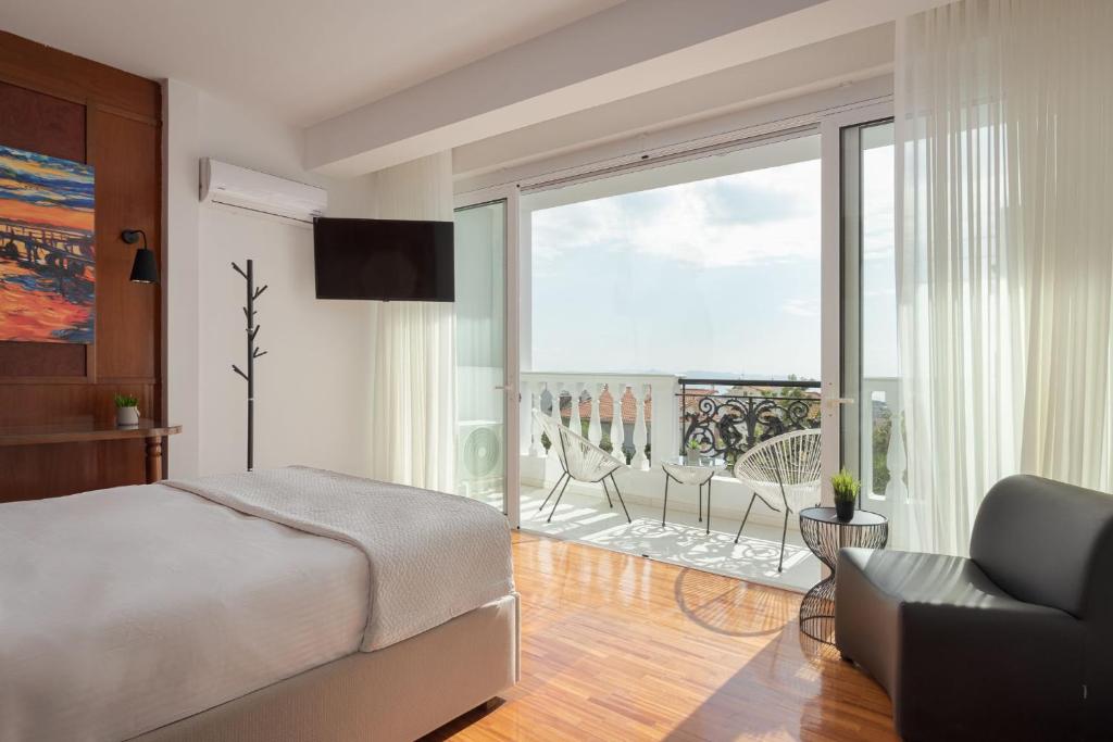 Athenian Secret Glyfada 6