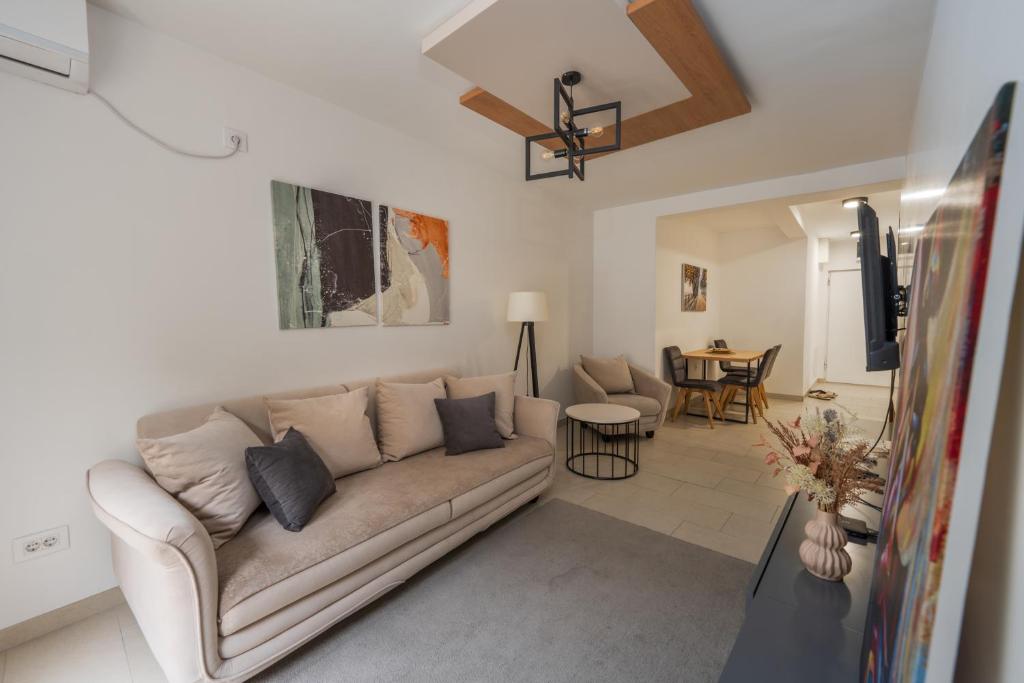Comanda LUXURY APARTMENTS 3