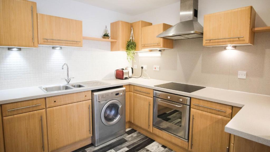 Modern & Premium 2BR 2BA City Center Apartment 8