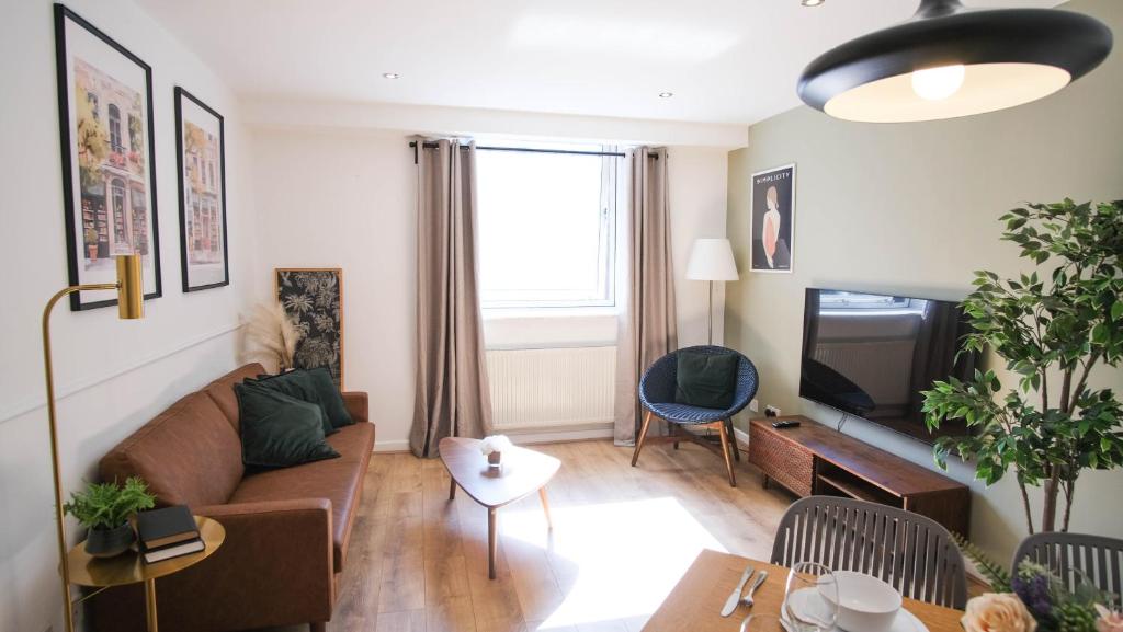 Modern & Premium 2BR 2BA City Center Apartment 5