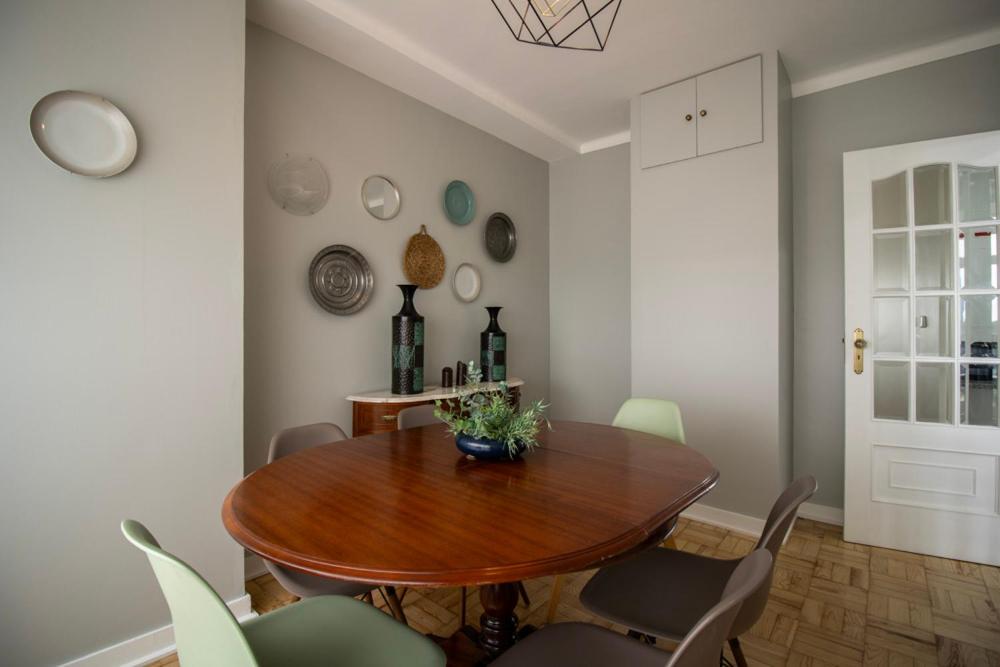 Sunny 4 Bedroom Apartment - with View 8