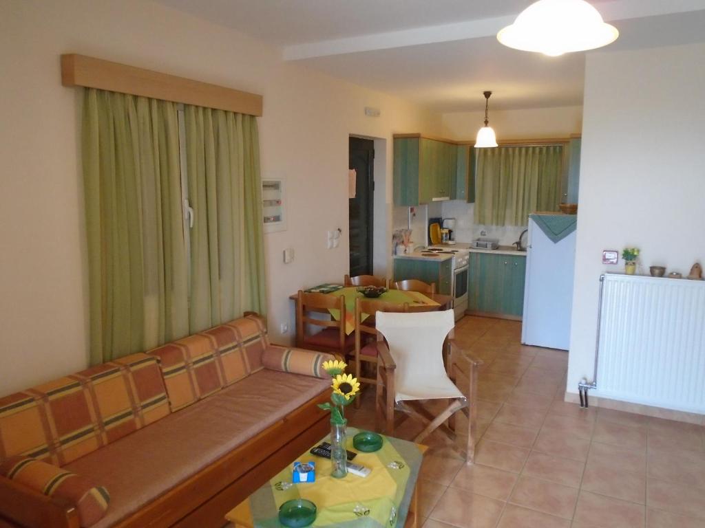 Tompras Village 8