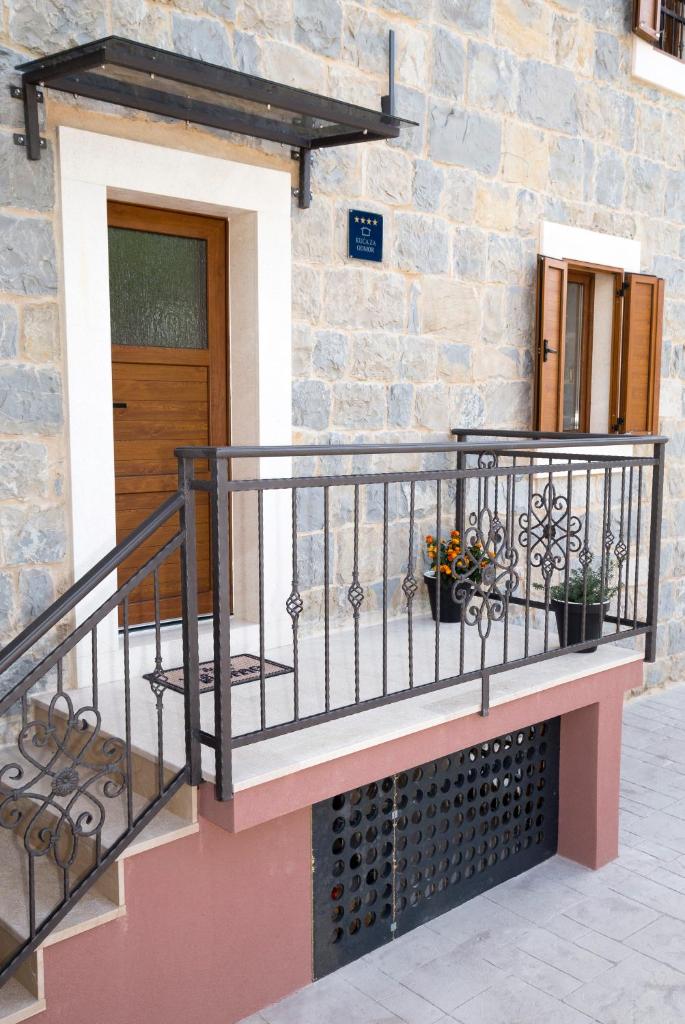 Stone house Oršulica 6