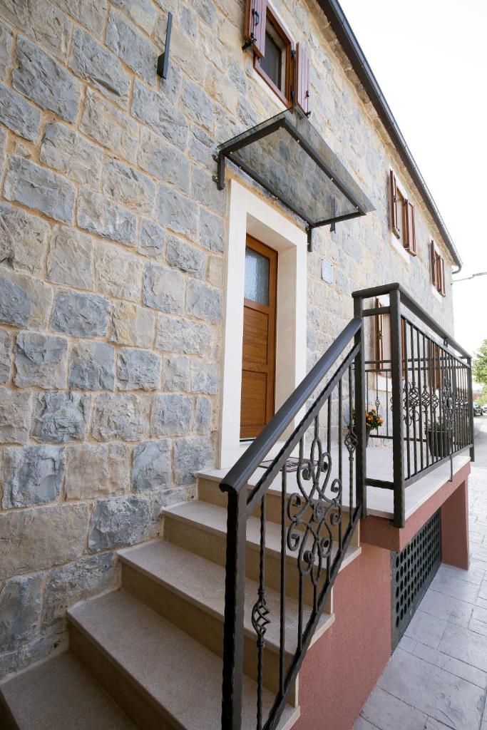 Stone house Oršulica 5
