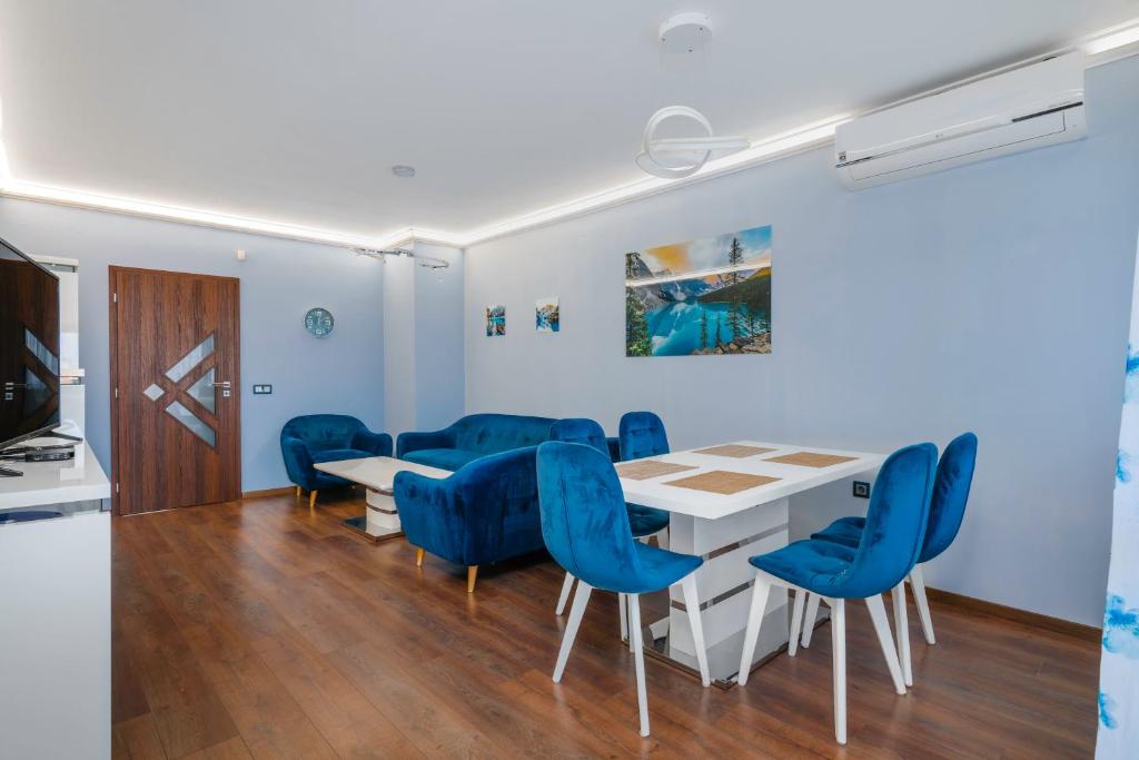 Feel at Home - Central 2BD Flat with Parking by Flat Mаnager 4