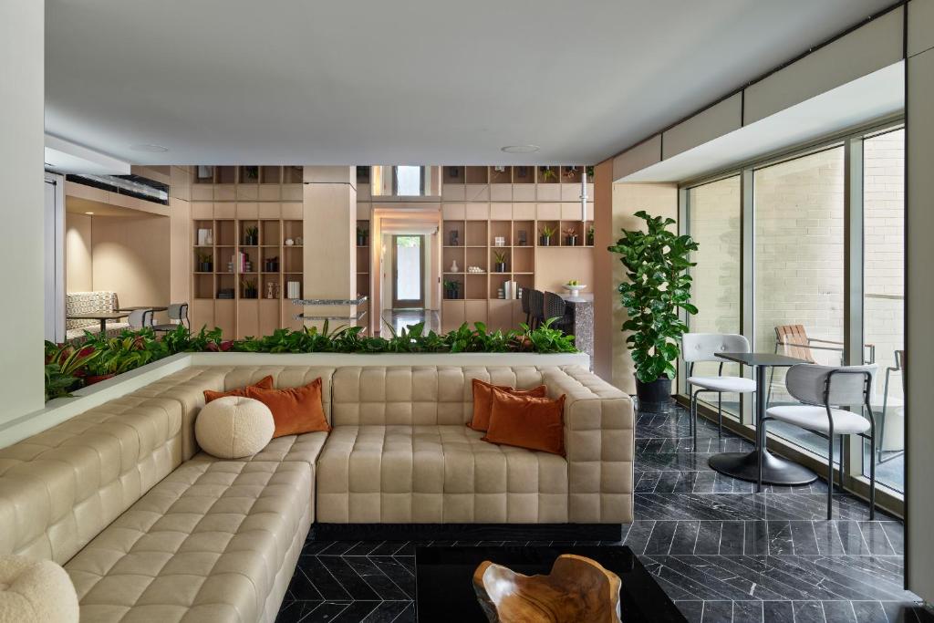 Hotel AKA Washington Circle Image