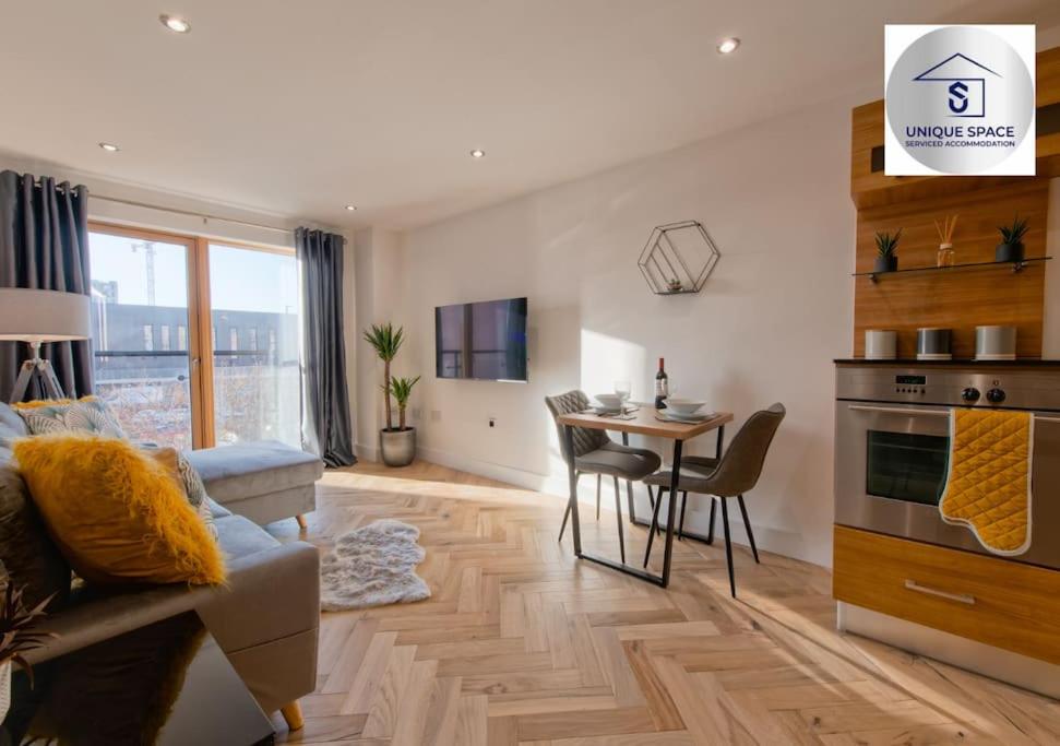 ✪Leisure Stay✪Relocation or Business stay✪1bed - FREE SECURE PARKING SPACE 4