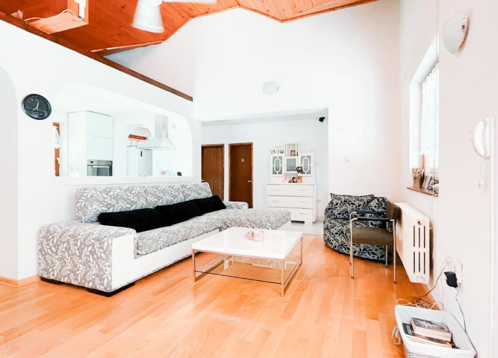 Vila Avala 2