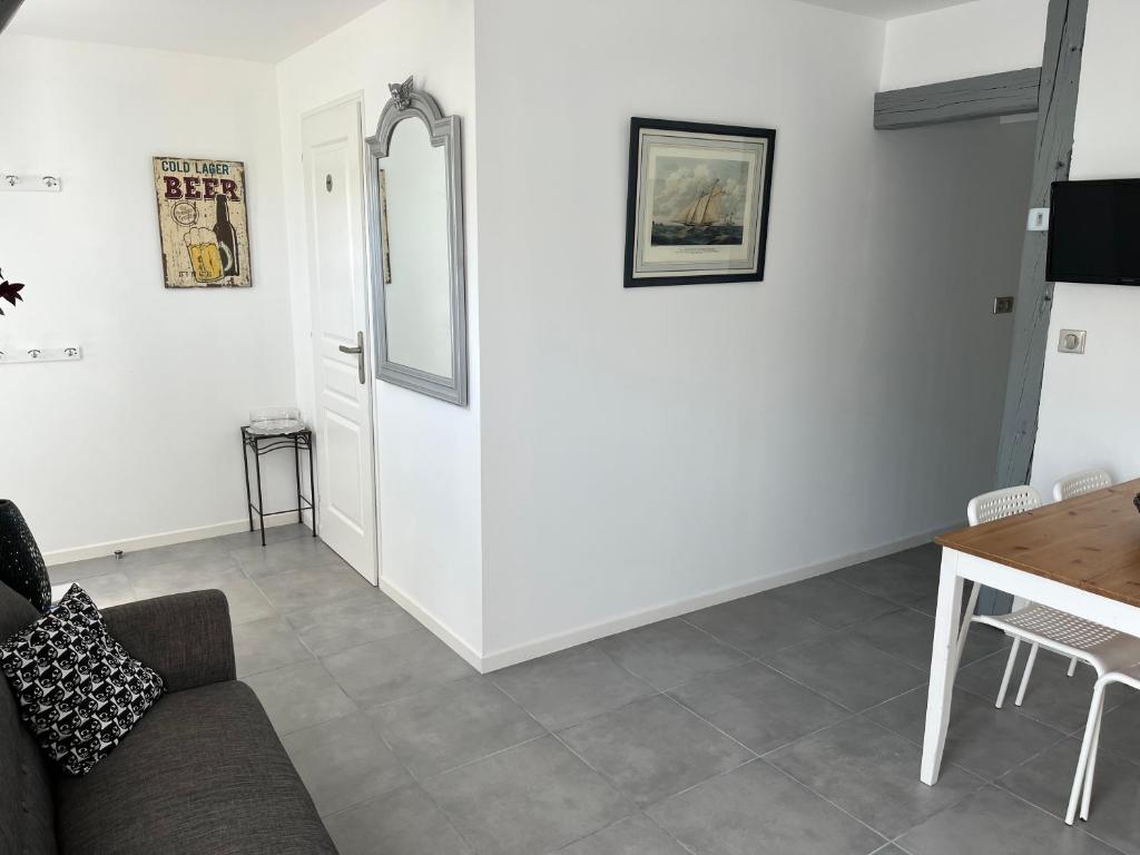 Charmante Maison - Idéalement Située 2