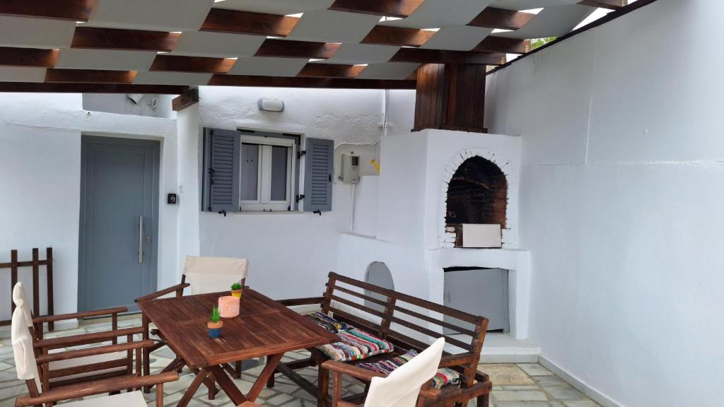 Leonardo's Home Cycladic cottage 4