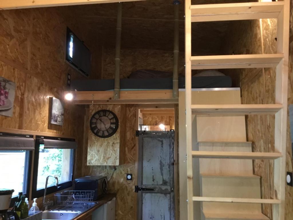 Photo de la galerie de l'établissement Tiny house, à Névy-lès-Dole