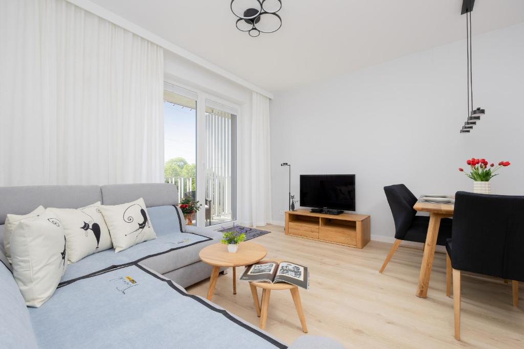 Stacja Wola Nowoczesny Apartament z Balkonem i Parkingiem Warszawa by Noclegi Renters 1