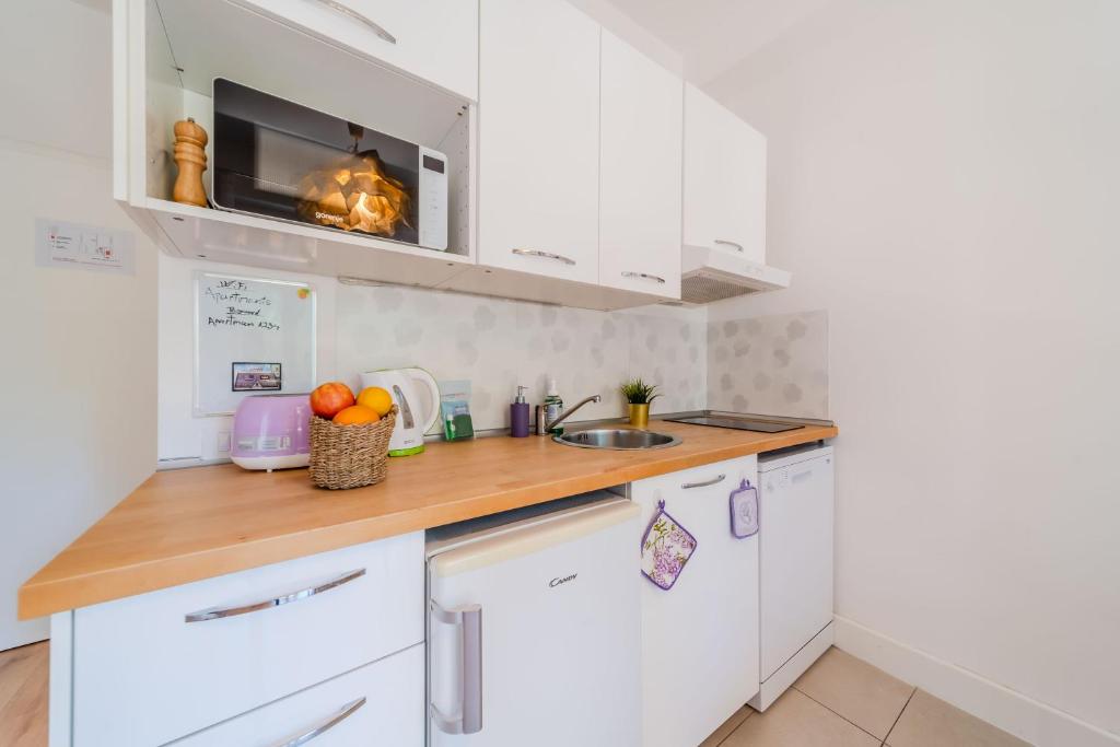Lavanda Apartment With Terrace - Happy Rentals 8