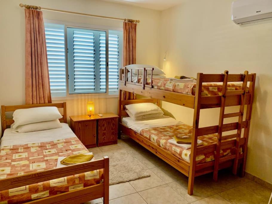 Pretty Peyia Cottages 8