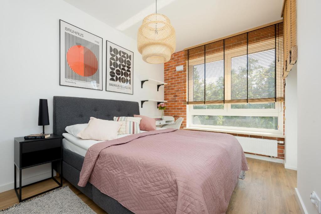 Komfortowy Apartament dla 4 osób z Parkingiem by Noclegi Renters 2