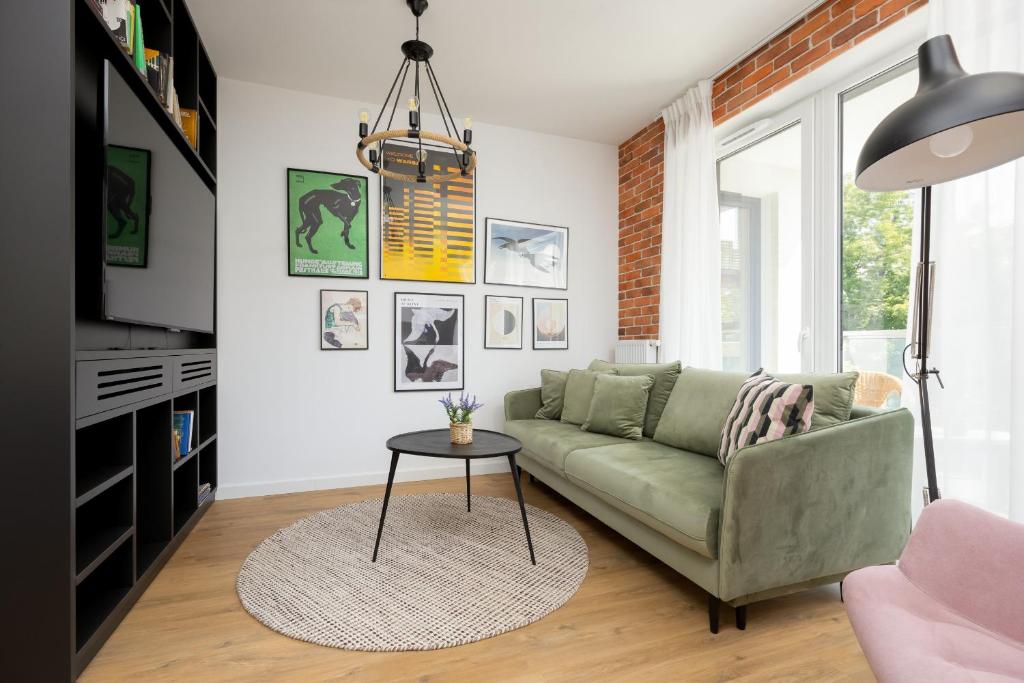 Komfortowy Apartament dla 4 osób z Parkingiem by Noclegi Renters 4