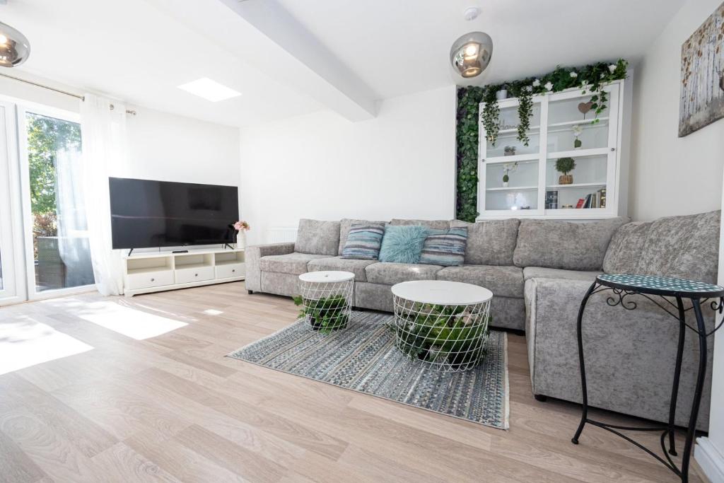 GuestReady - A Haven by the River 1