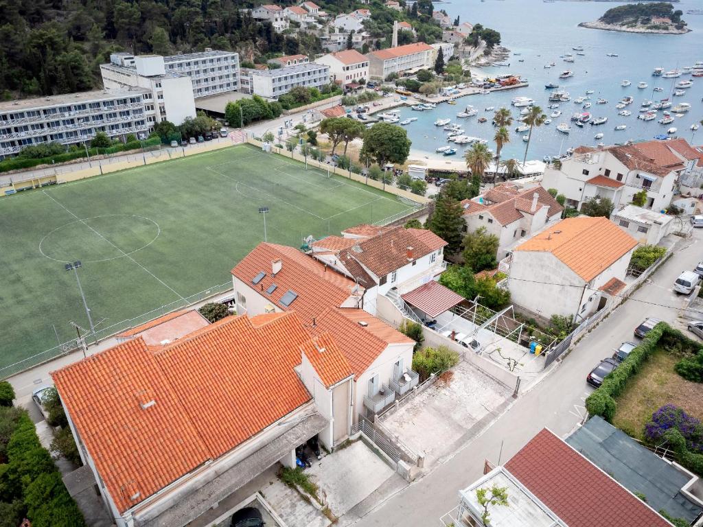 Hidden Oasis - ZF Hvar 3