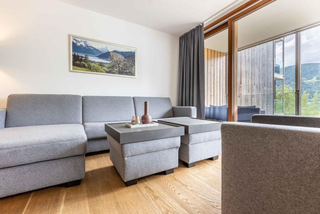 Bellevue Residences - Luxurious Lakeside Apartments 6