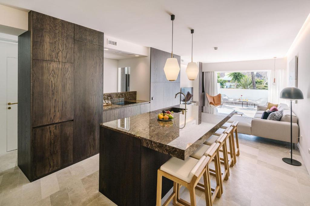 Puente Romano Beach Suites - private apartaments 2