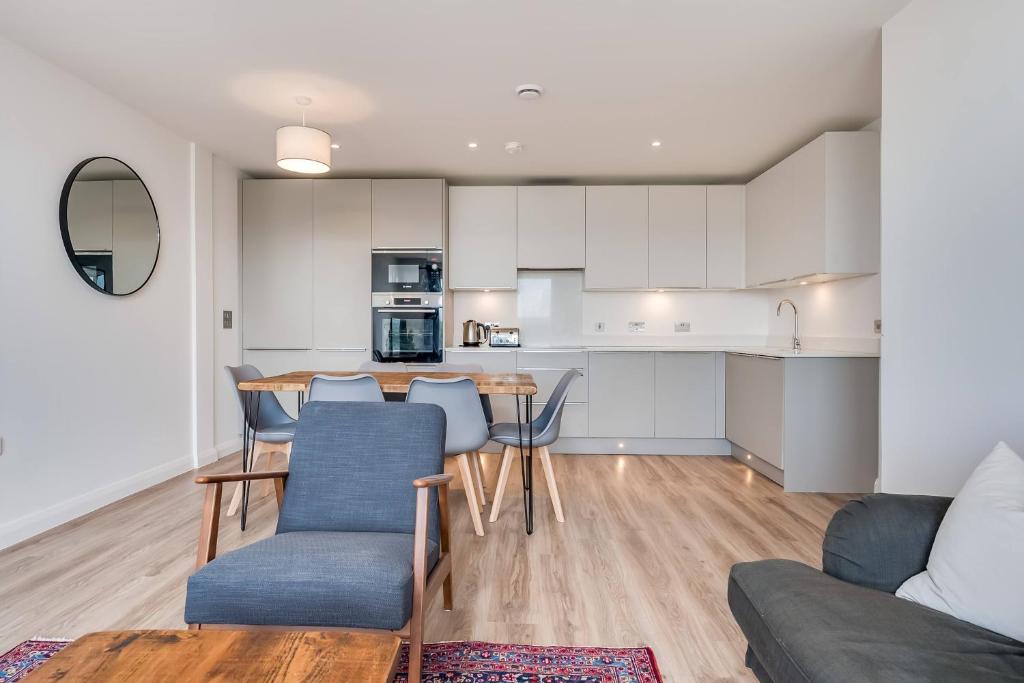 Premium Corporate & Family-Friendly Apartment in Belfast 7