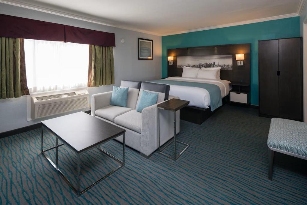 Inn On Grove Image
