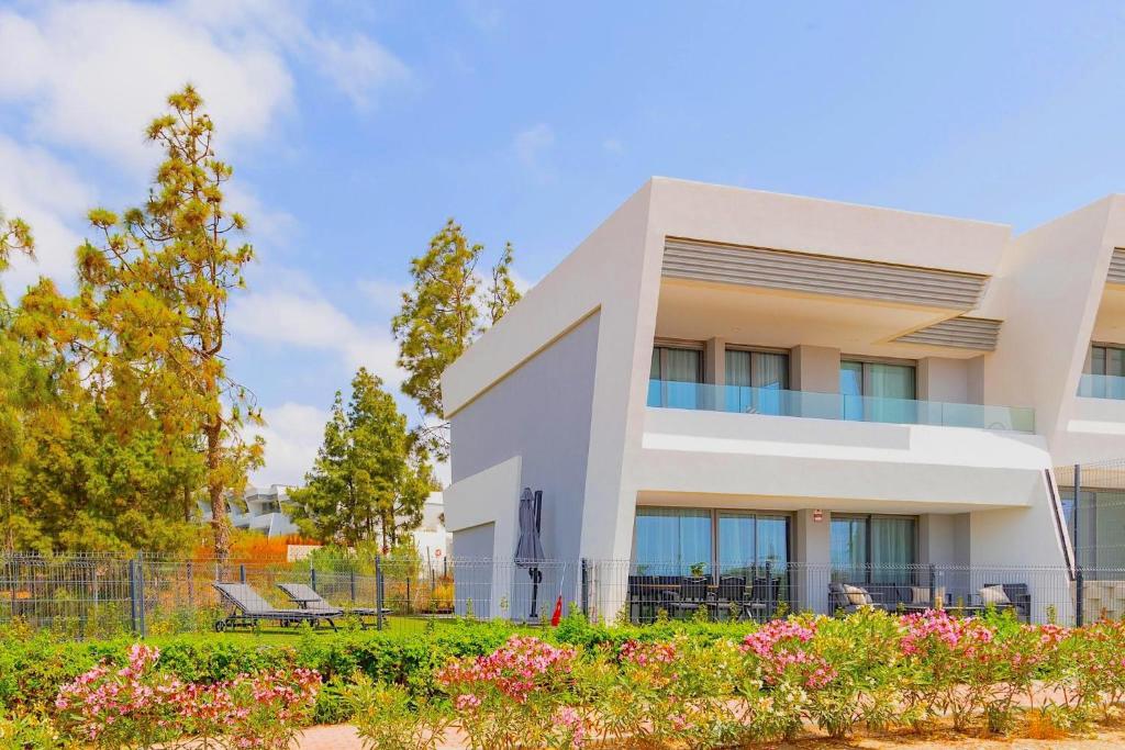 Eden House Chaparral Golf 1