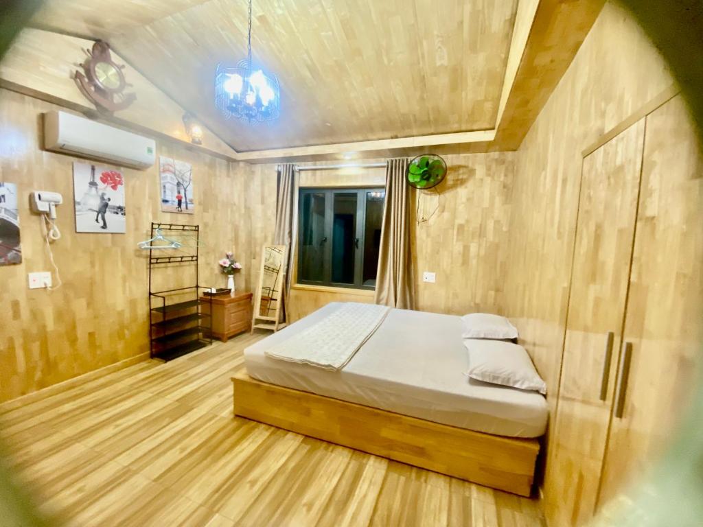 CatBa Tropicana Homestay