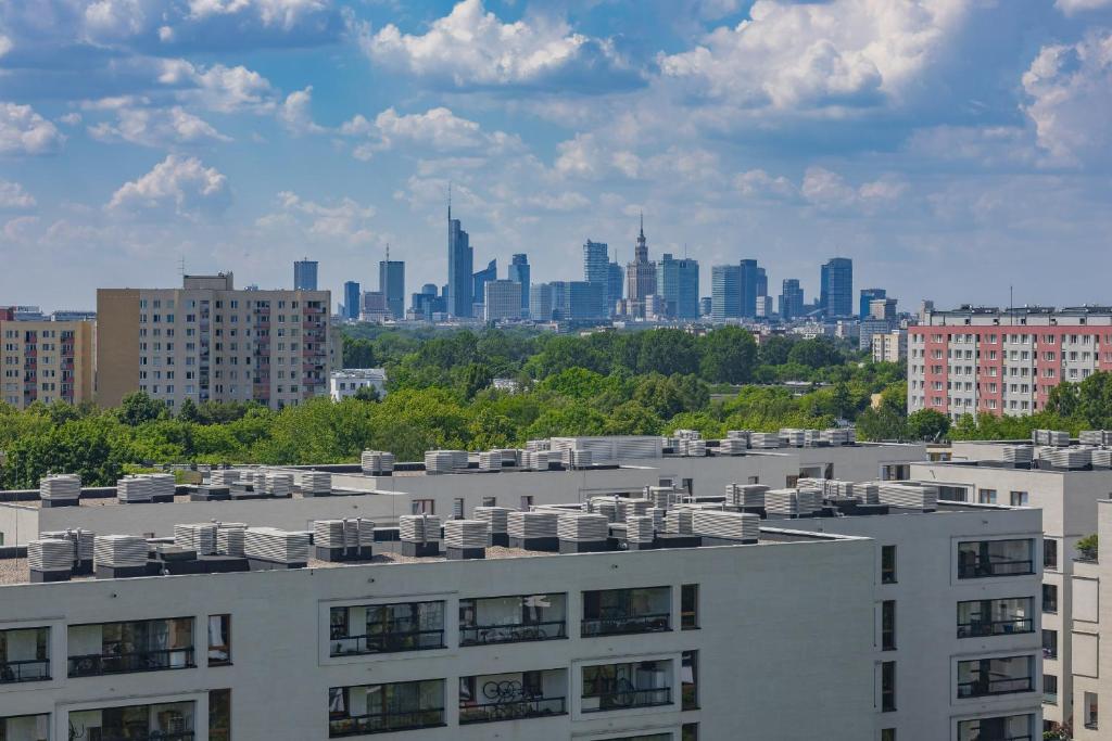 Nowoczesny Apartament z Parkingiem na Pradze Południe w Warszawie by Noclegi Renters 3