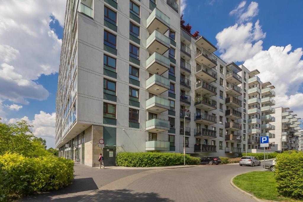 Nowoczesny Apartament z Parkingiem na Pradze Południe w Warszawie by Noclegi Renters 7