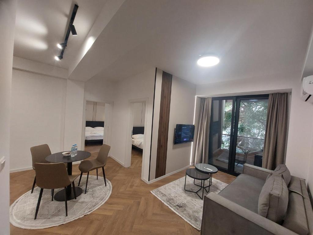 Executive Suites by Modern Living 4