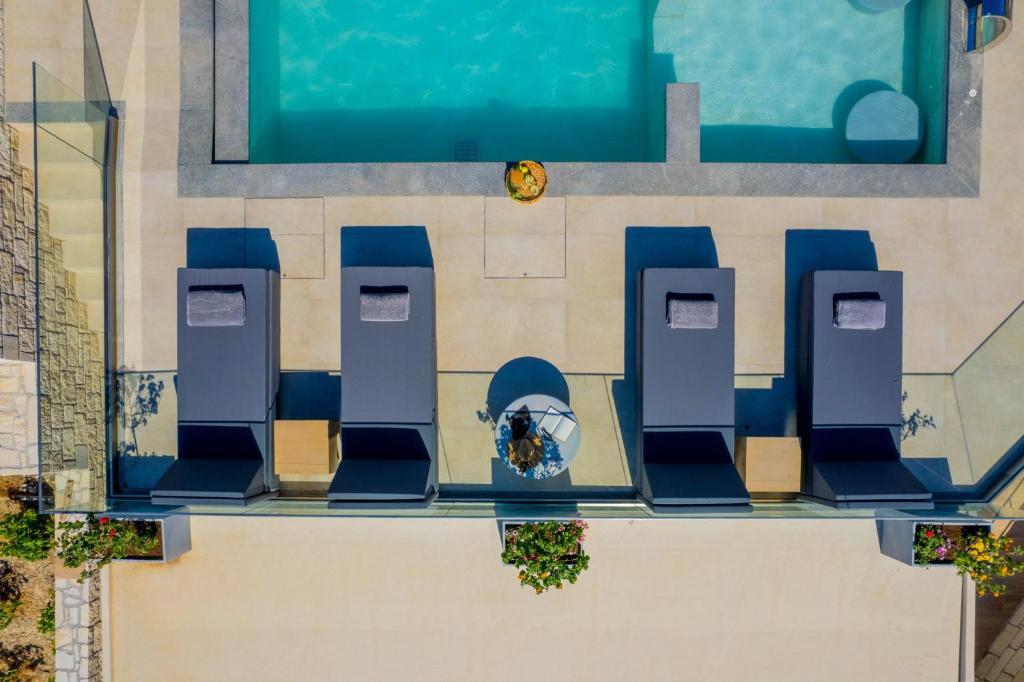 Indigo Villa with private Pool-Gym-Sauna-BBQ by Hospi Living 8