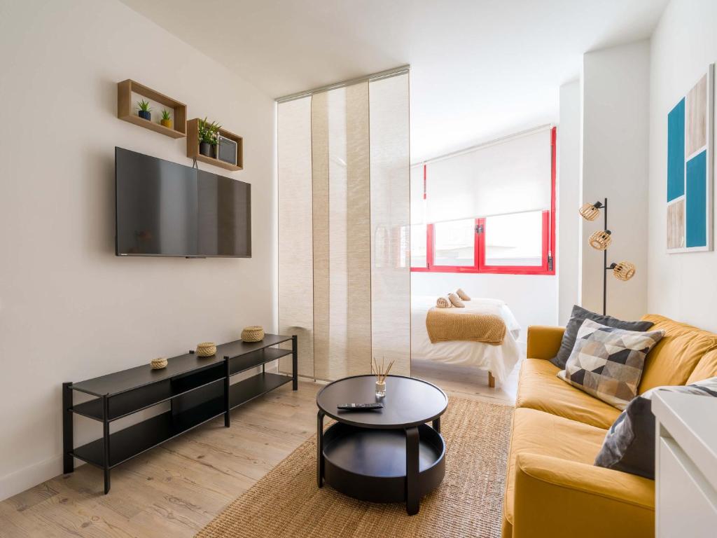 Fantástico estudio con ascensor Playa de Las Canteras BT3c 5
